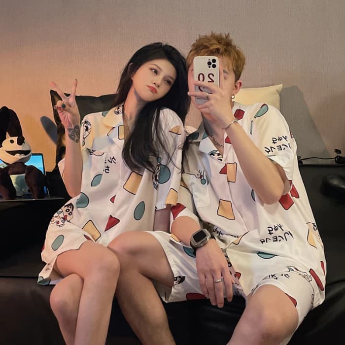 Bộ đồ ngủ vải lụa satin thoải mái in họa tiết cậu bé bút chì Shin-chan dành cho nam và nữ size M-3XL