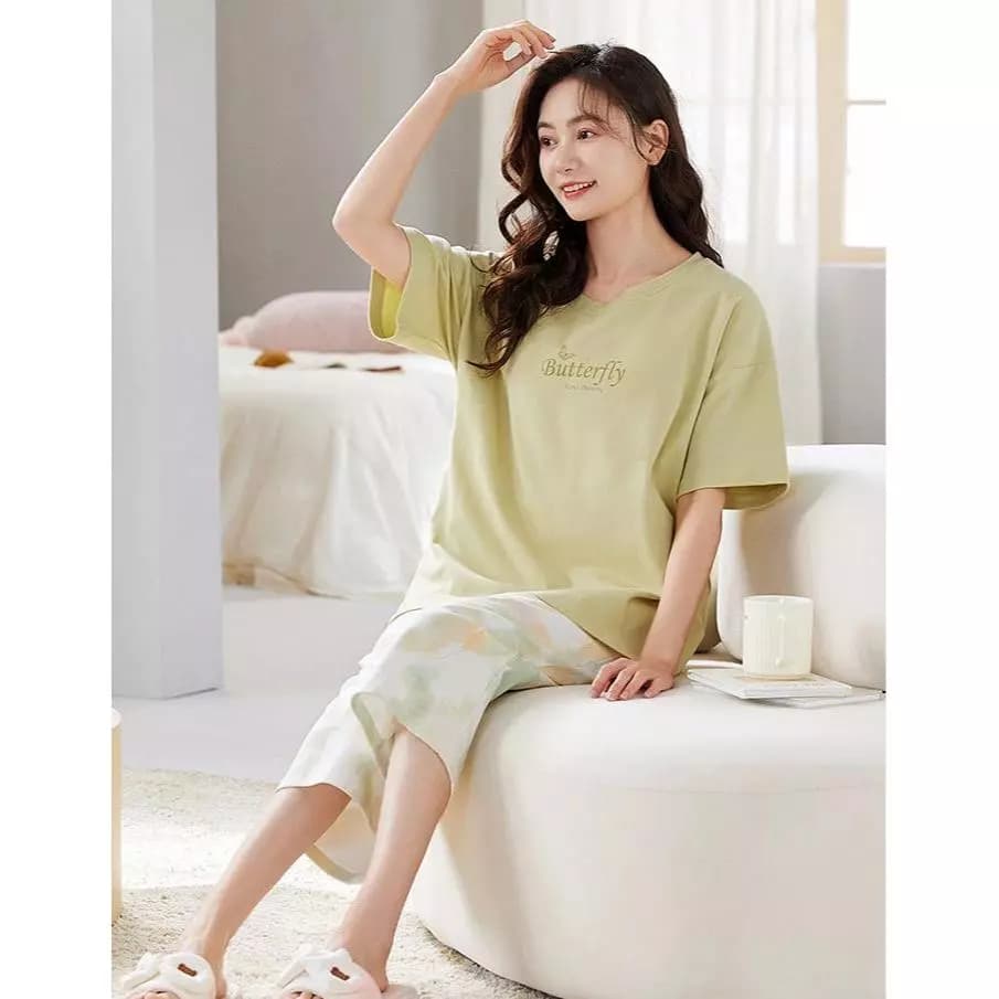 Bộ đồ ngủ nữ có miếng lót ngực, quần ngắn tay cổ tròn mỏng, phong cách ngọt ngào mùa hè, thoáng mát và thoải mái, bộ 2 món.