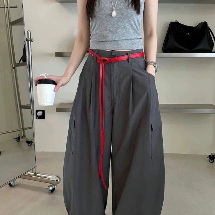 Phụ kiện thắt lưng mỏng phù hợp với phong cách cơ bản