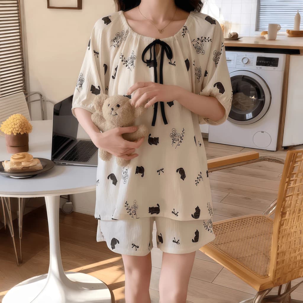 Áo ngủ nữ mới mùa xuân thu phong cách công chúa thoải mái in hình dễ thương cổ tròn có thể mặc ngoài quần short đôi