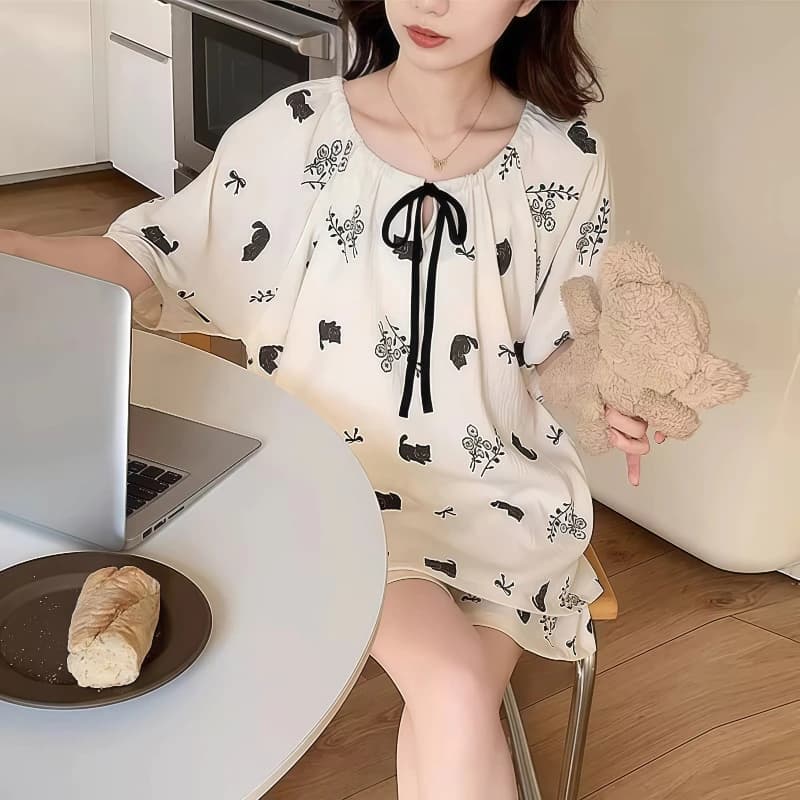 Bộ đồ ngủ công chúa mùa hè 2026 từ cotton nguyên chất, quần short và áo ngắn tay, phù hợp cho các cô gái dễ thương, có thể mặc ở nhà hoặc bên ngoài.-Chất Liệu Cotton Mây Cao Cấp – Mềm Mại, Nhẹ Nhàng, Thoáng Mát