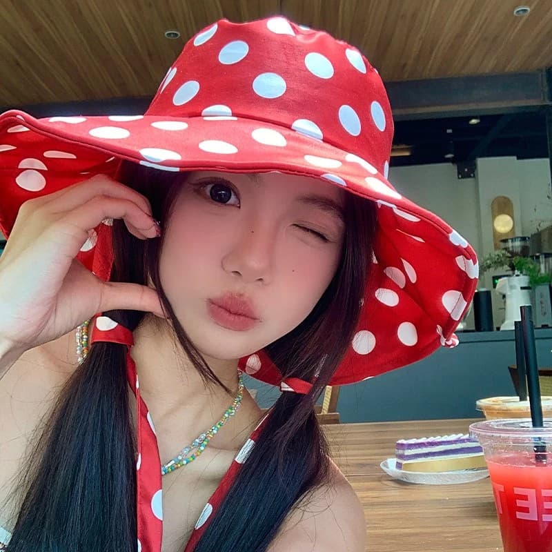 Mũ chống nắng big vành đỏ chấm bi cho nữ, dễ thương, giúp mặt nhỏ hơn khi đội ngoài trời mùa hè