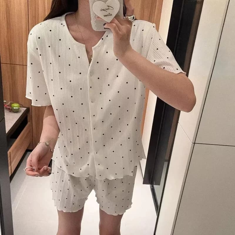 Bộ đồ ngủ nữ cotton chấm bi nhỏ - Phong cách ngọt ngào - Mỏng nhẹ mát mẻ - Mặc nhà hay đi chơi đều đẹp | Hàng mới hè 2026
