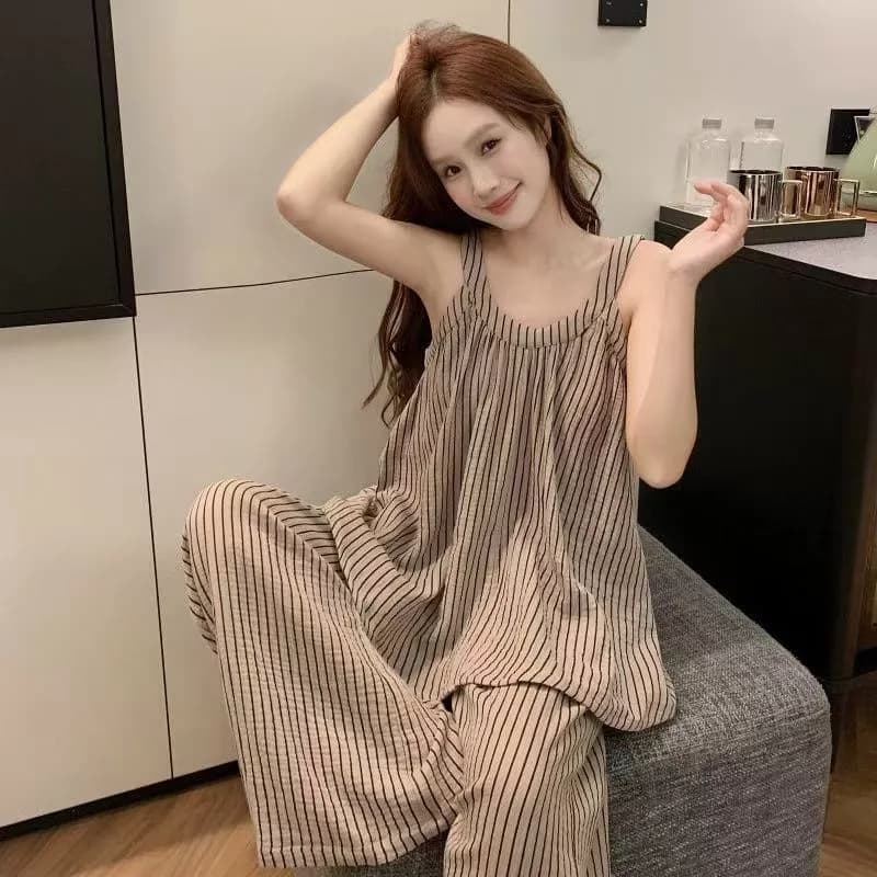 Bộ đồ ngủ 2 mảnh mùa hè 2026, áo dây treo + quần dài mỏng, sọc ngang Hàn Quốc dễ thương, có áo ngực tích hợp, phong cách ngọt ngào, mặc nhà mát mịn thoải mái