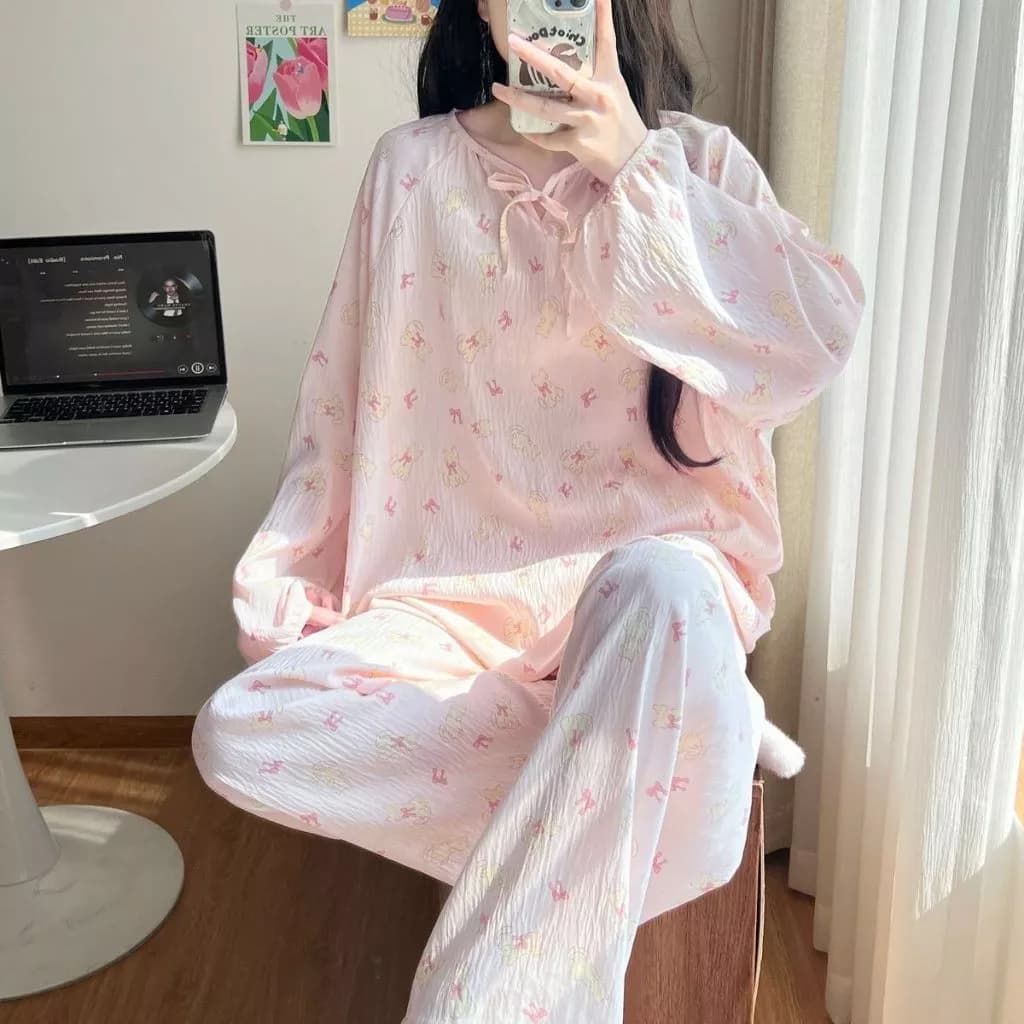 Bộ đồ ngủ mùa xuân thu cho nữ – Chất Cloud Cotton mềm mại, có đệm ngực – Thiết kế cổ vuông đơn giản, phong cách Hàn Quốc – Dáng rộng thoải mái, mặc ở nhà hay ký túc xá đều hợp