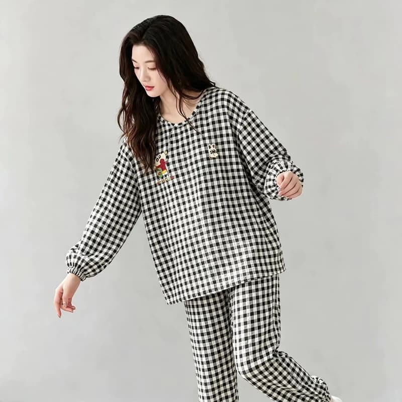 Bộ đồ ngủ mùa xuân thu cho nữ – Chất Cloud Cotton mềm mịn, thoáng mát – Thiết kế tối giản nhưng sang trọng – Dáng rộng, mặc thoải mái và che khuyết điểm hiệu quả