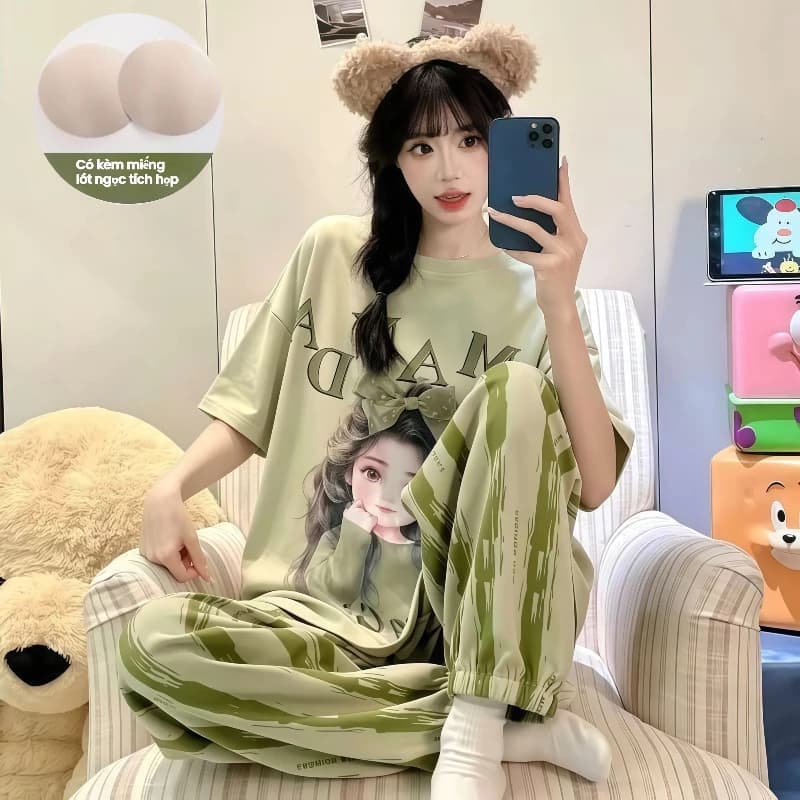Bộ đồ ngủ mùa hè cho nữ – Chất cotton mềm mại, mỏng nhẹ – Có đệm ngực – Áo tay ngắn + quần dài – Họa tiết hoạt hình dễ thương – Mẫu mới 2026 – Phong cách đơn giản, tối giản – Mặc nhà mát mẻ, thoải mái