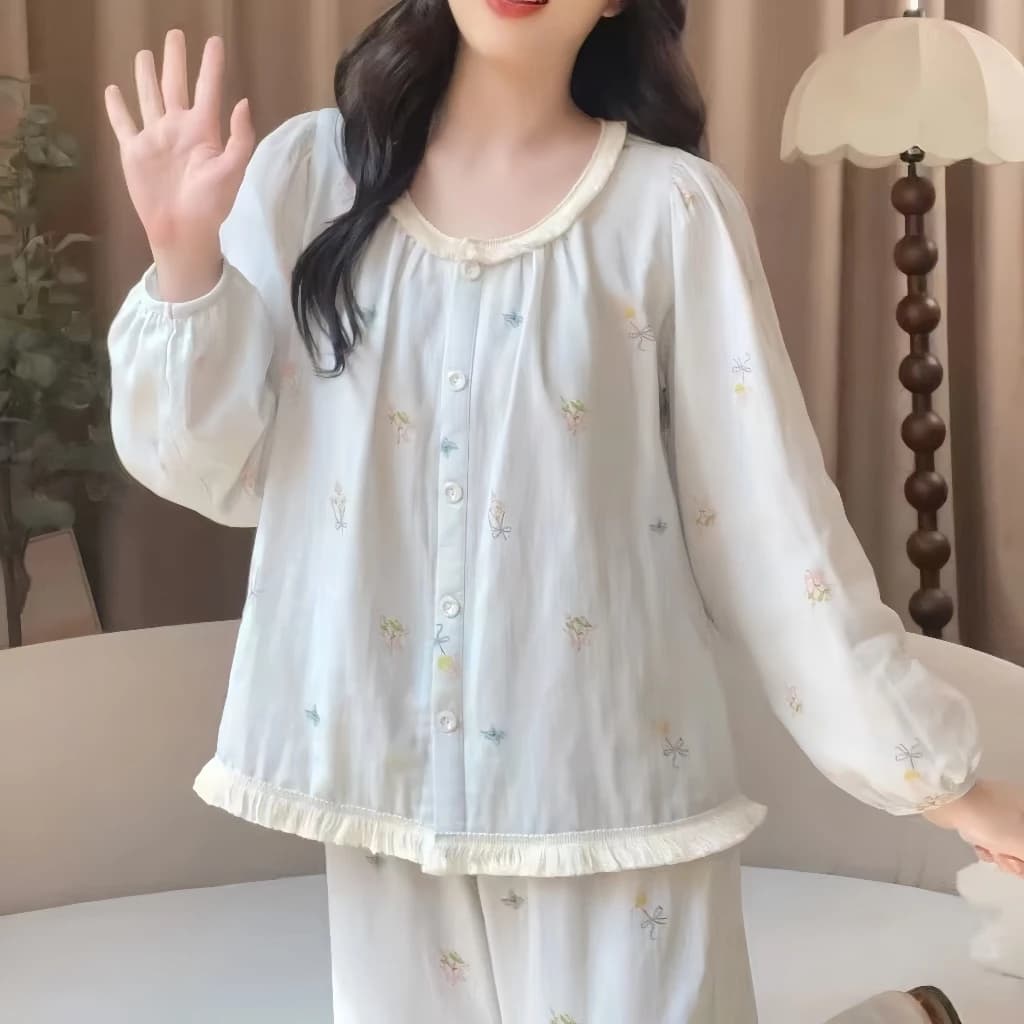 Bộ đồ ngủ mùa xuân thu cho nữ – Áo dài tay + quần dài – Chất Cloud Cotton mềm mại – Phong cách công chúa dễ thương, thiết kế rộng rãi – Mặc nhà thoải mái, phong cách Hàn Quốc – Mẫu mới 2026 – Phong cách ngọt ngào, nhẹ nhàng