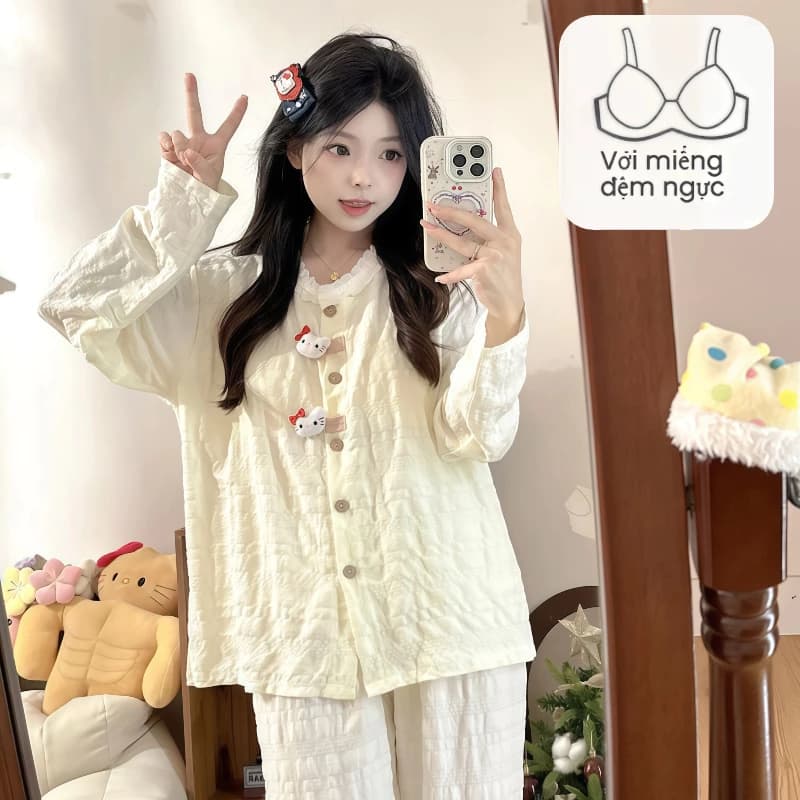 Bộ đồ ngủ mùa xuân thu 2025 cho nữ – Màu kem – Họa tiết Kitty nổi 3D – Có đệm ngực – Áo dài tay – Phong cách dễ thương, nữ tính – Mặc nhà thoải mái – Mẫu mới 2025