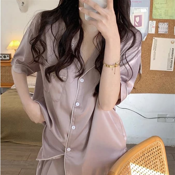 Bộ Đồ Ngủ Ngắn Tay Bằng Lụa Mát In Họa Tiết Dễ Thương Dành Cho Nữ