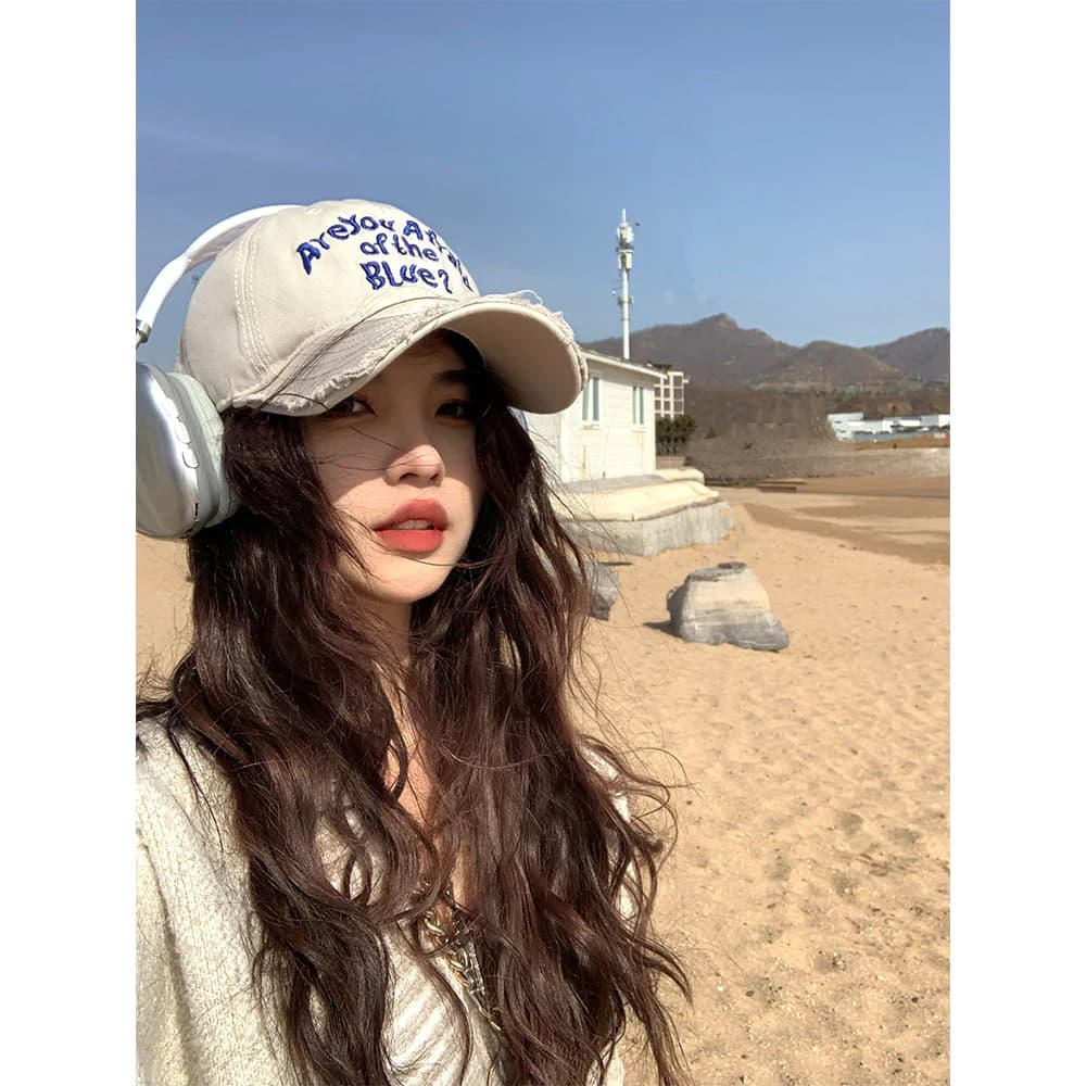 2023 Niche Thiết Kế Phong Cách Thêu Chữ Retro Mũ nữ Influencer ins Dạo Phố Mũ Bóng Chày