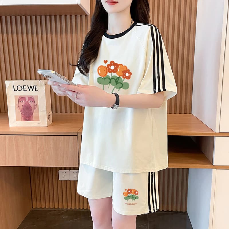 [RẺ VÔ ĐỊCH] Bộ đồ thể thao Hàn Quốc dành cho nữ áo thun ngắn tay quần short hình hoa vàng mùa xuâ