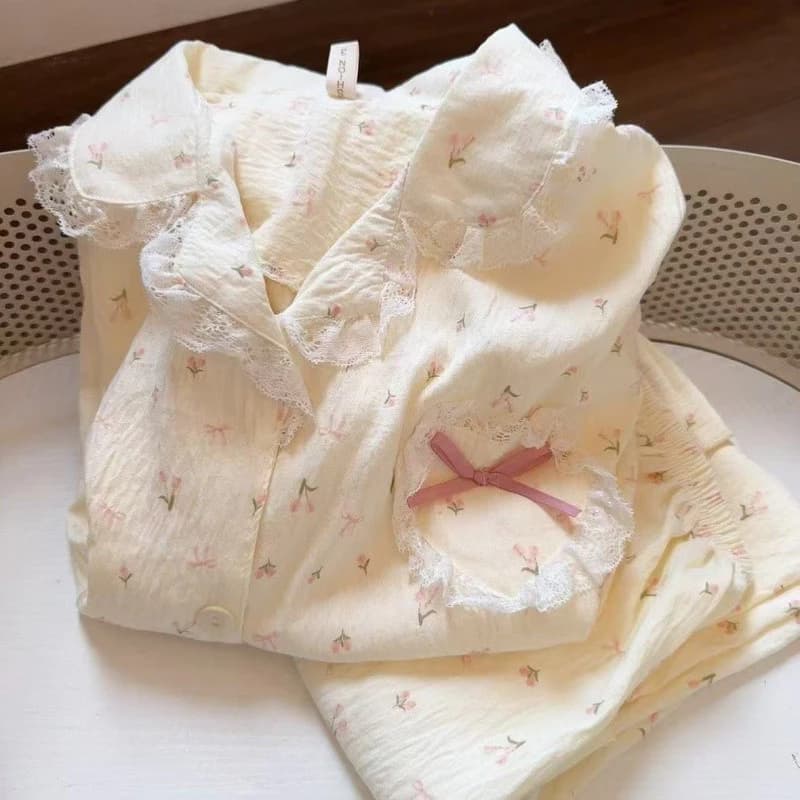 Bộ đồ ngủ nữ mùa xuân thu cotton hình mây dễ thương với hoa nhỏ