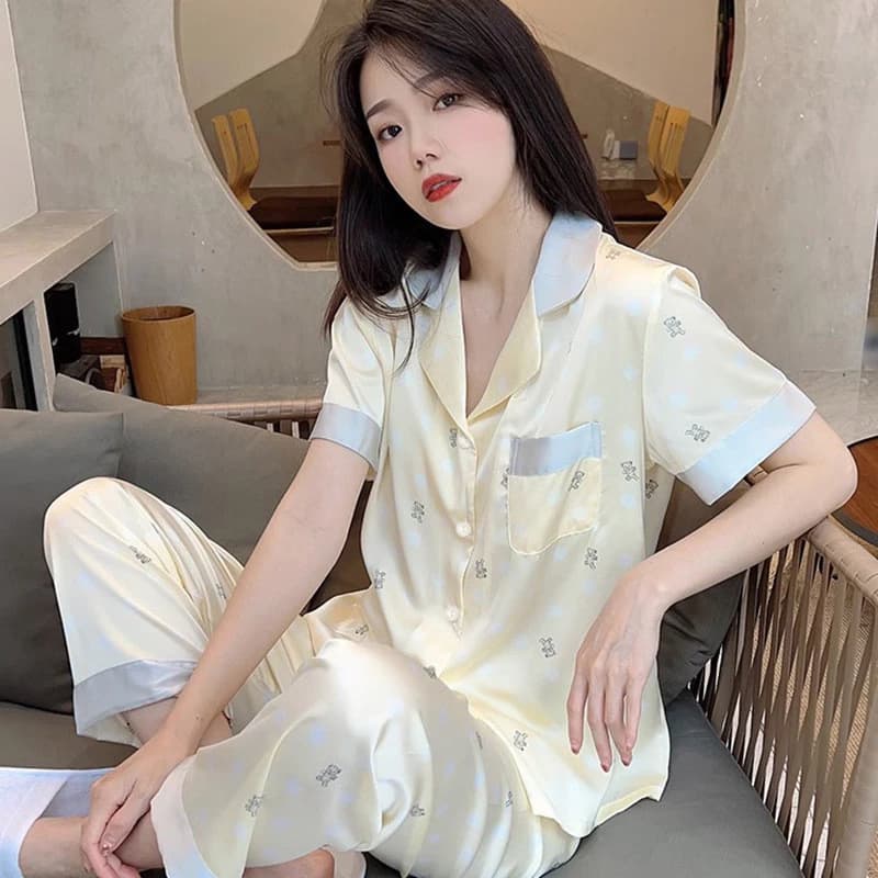 (40-72.5kg)Vải lụa Polyester Bộ pijama gấu cao cấp kiểu Pháp cho phụ nữ, tay ngắn mỏng màu sắc, quần dài mặc thoải mái