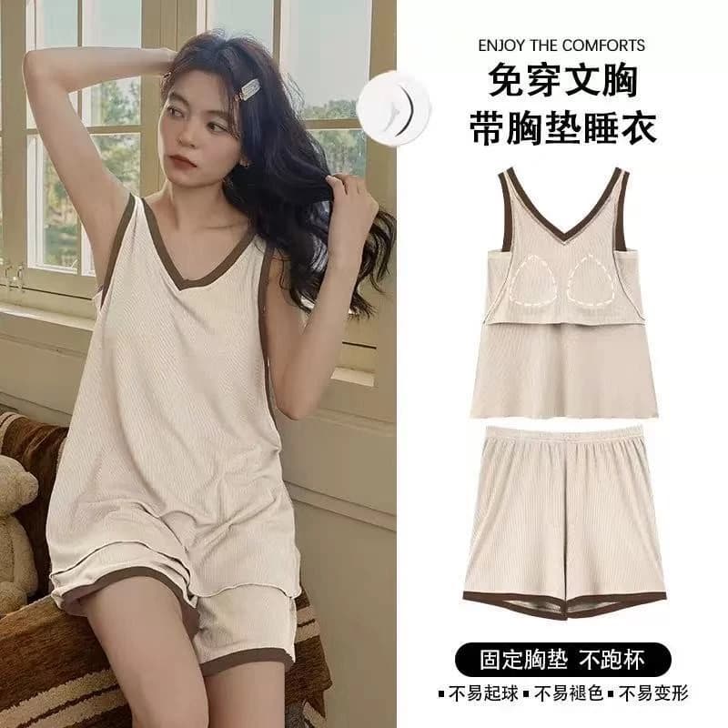 Bộ đồ ngủ màu trơn đơn giản có miếng lót ngực, áo quần short, thoải mái cho nhiều kích cỡ