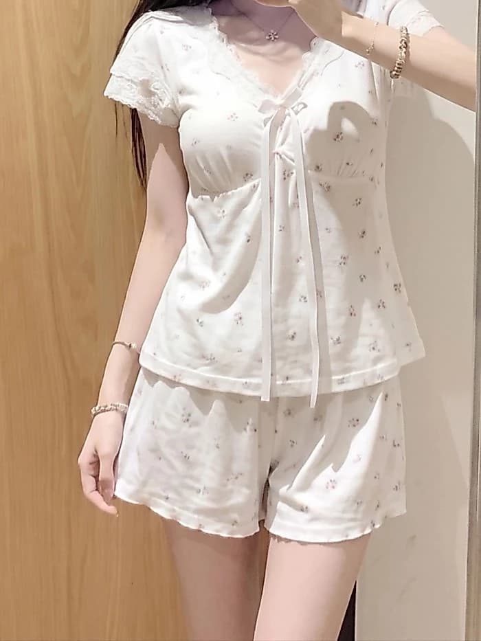 Women's Pajamas With Breast Pads, Lace Short-sleeved Shorts, White Floral Home Clothes Two-pi