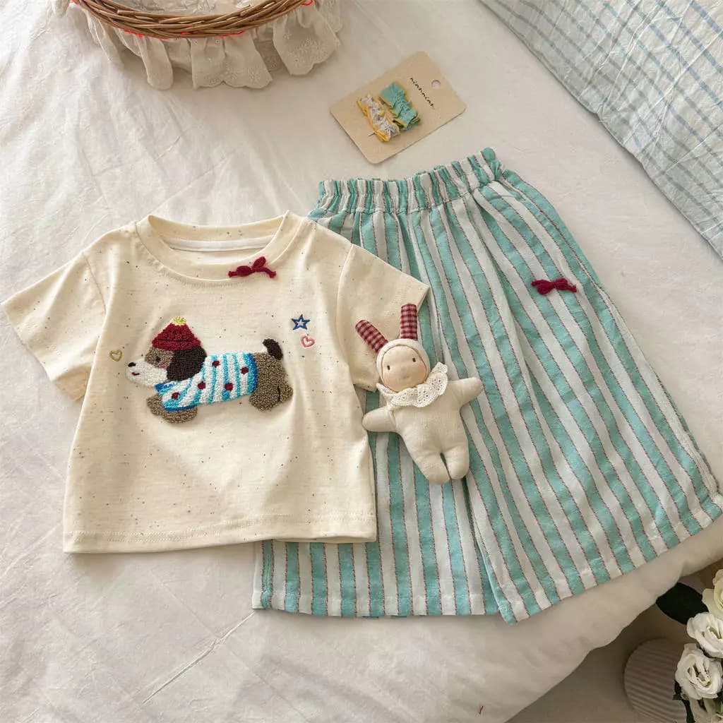 Bộ Đồ Mùa Hè Bé Gái 2026 Phong Cách Mới Áo Thun Hoạt Hình Dachshund Trẻ Em Sọc Quần Ống Rộng