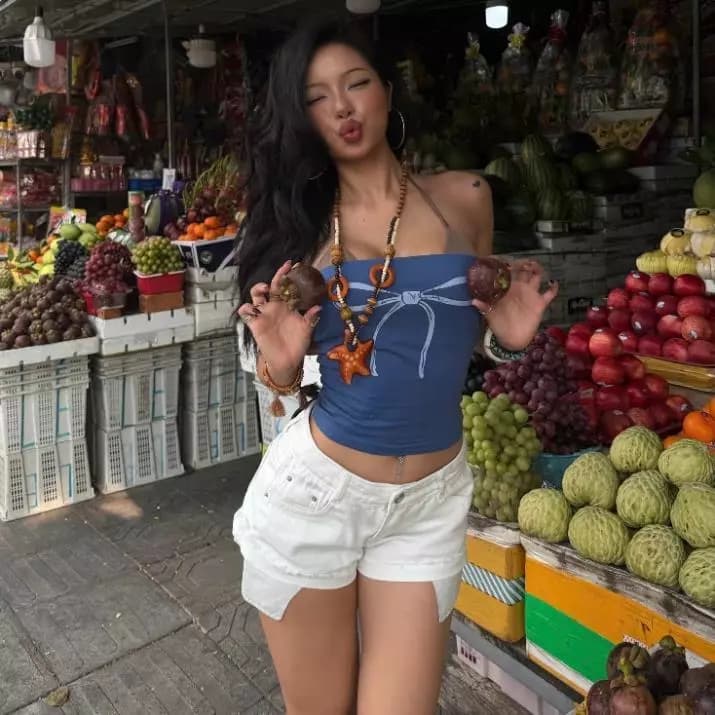 Quần short jean nữ dáng ngắn cạp trễ rách gấu lòi túi 1304_754 V2 BABYGIRL