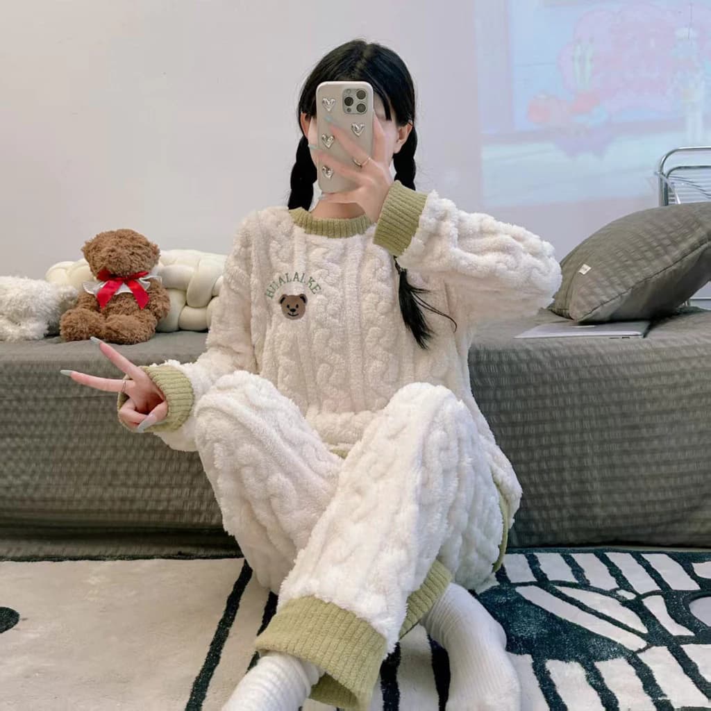 Phụ nữ dày Flannel San Hô Lông Cừu Thêu Hoạt Hình Áo Chui Đầu Pyjama Bộ, Mùa Đông Loungewear