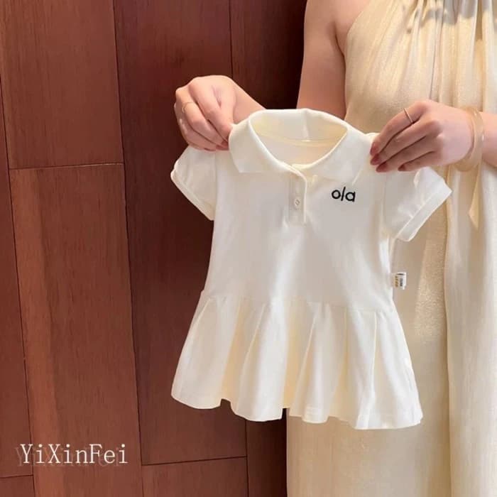 Váy bé gái mặc mùa hè cổ polo bé gái váy xếp li thêu đại học