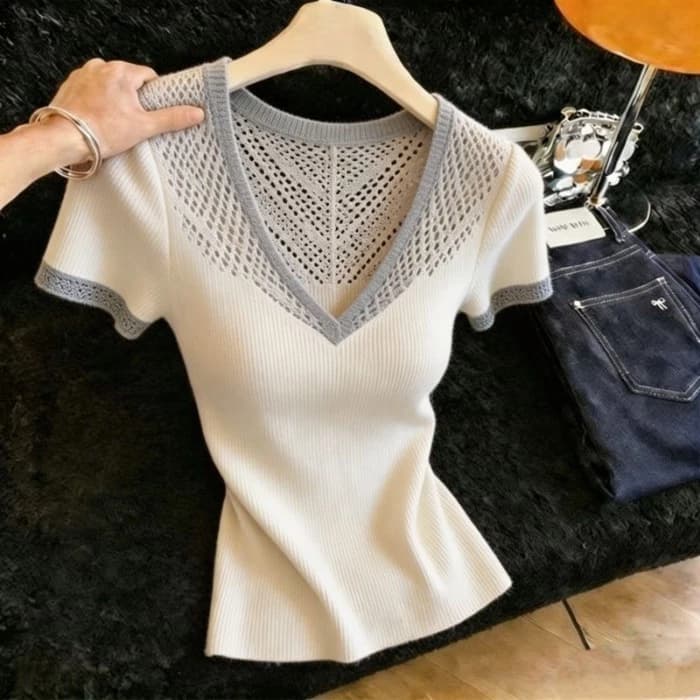 Retro V-neck Short-sleeved Sweater For Women, Super Nice Hollow