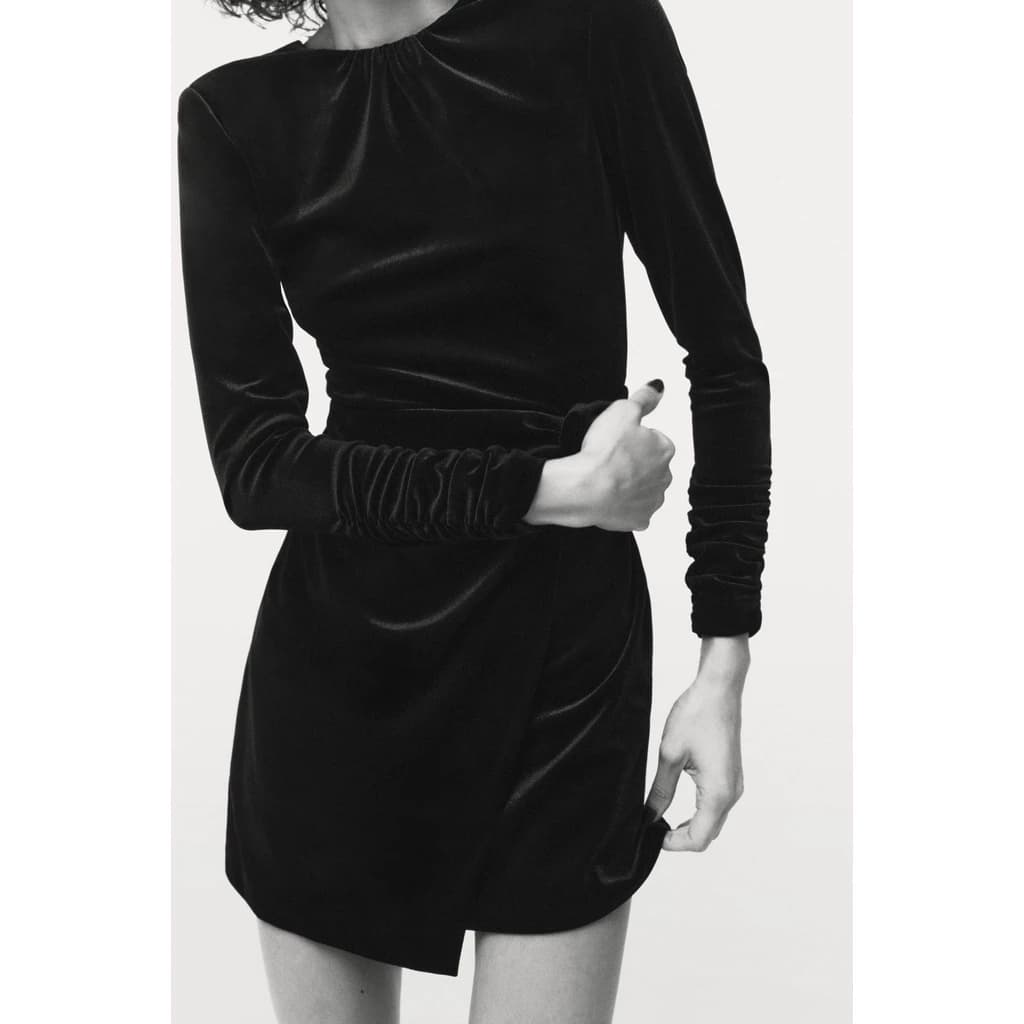 ZARA Đức - Đầm nhung cổ tròn tay dài hoa hồng xếp nếp cổ tay hở lưng màu đen sale auth new tag có sẵn 9225/864