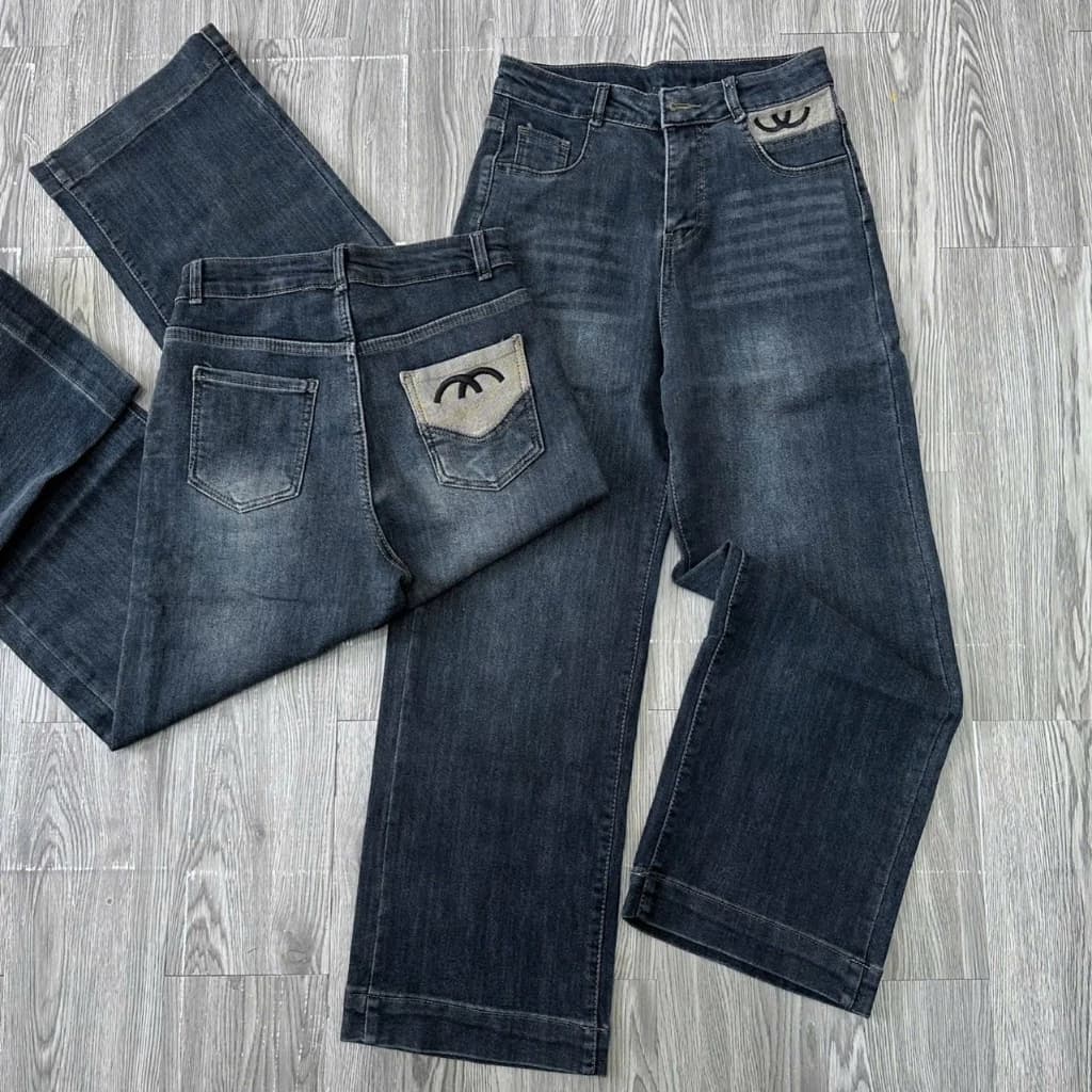 [BIGSIZE80KG] 2837 Quần Jean Nữ Ống Suông Cạp Cao Co Giãn Túi Thêu CC ,Quần bò nữ lưng cao HOT2024
