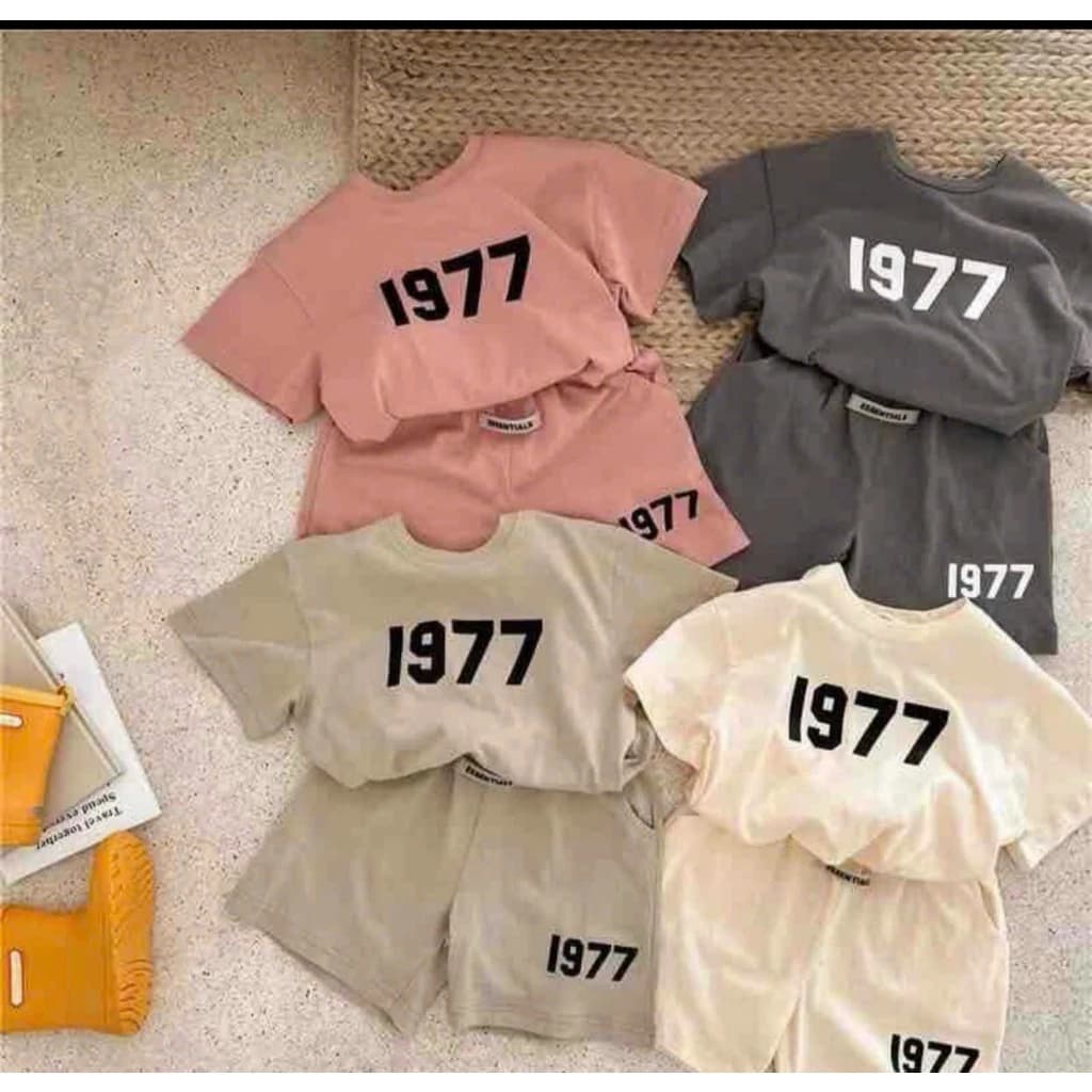 BỘ CỘC TAY IN SỐ 1977 CTON XÔN BÊN EM GIAO MÀU NGÂU NHIÊN SIZE CHO BÉ 6-18KG TRAI VA GÁI