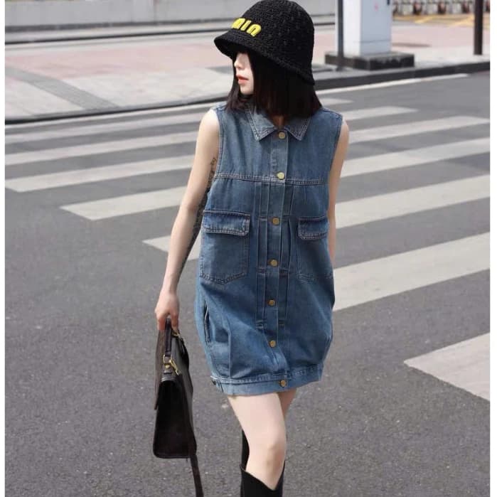 Váy jean sát nách dáng rộng kiểu hàn quốc, Váy denim ba lỗ xanh phối túi hot hit 2024 (HC16)