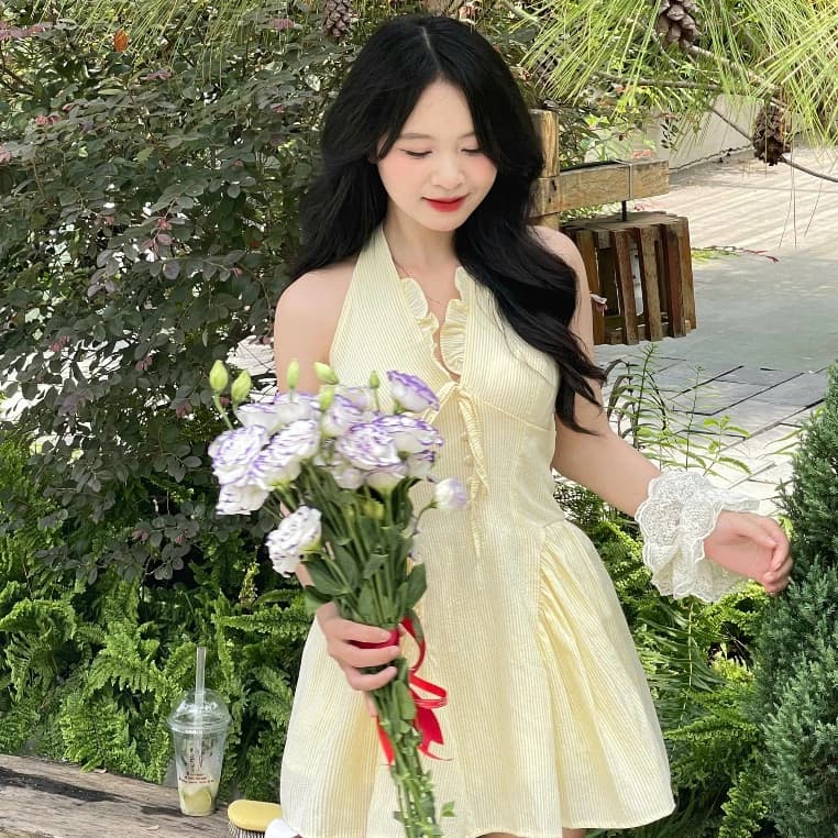 Váy kẻ cổ yếm cúc bọc dáng xòe chun lưng phong cách tiểu thư Hàn Quốc 24Febstudio VVN0002