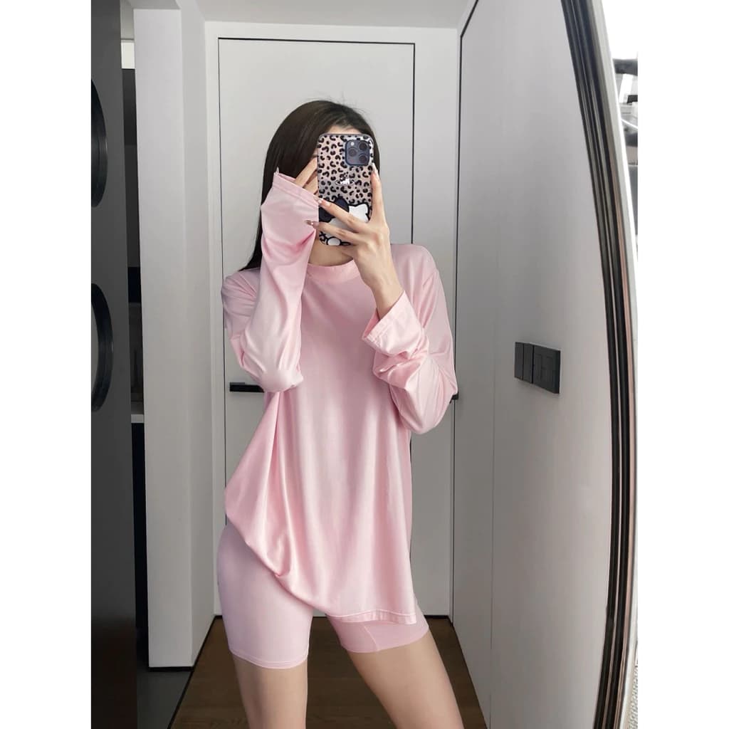 Set áo thun tay dài form rộng + quần short ôm – đồ bộ mặc nhà hoặc tập gym đều hợp