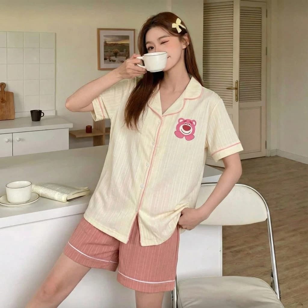 Bộ pijama kẻ viền in hoạt hình quần đùi nữ - Set đồ bộ mặc nhà dễ thương