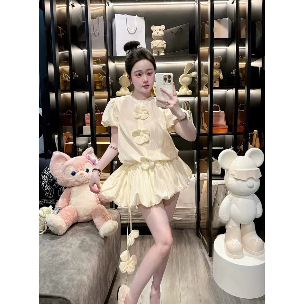 Jum cổ tròn đính hoa tay bồng kèm dây hoa buộc eo dáng váy bồng bí sét tiểu thư 2 màu tôn dáng S23