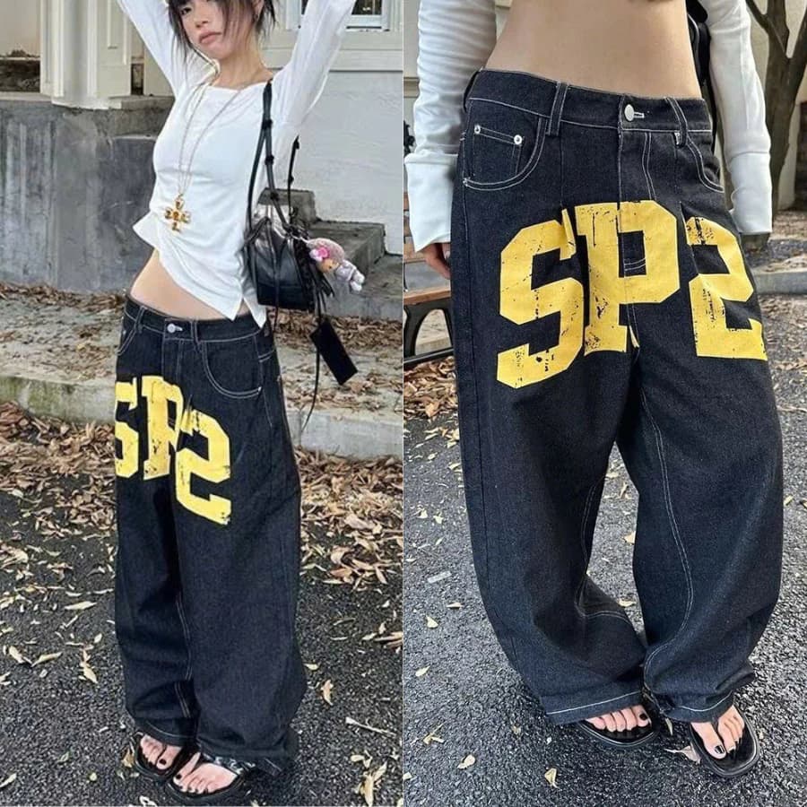 [DEAL MỞ BÁN] Low Rise Wide Jeans Chữ Script – Retro Focus