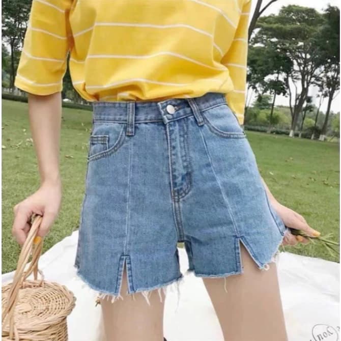 Quần Short Jean Nữ Rách Gối Cá Tính Cạp Cao Form Ôm Trendy QJ875