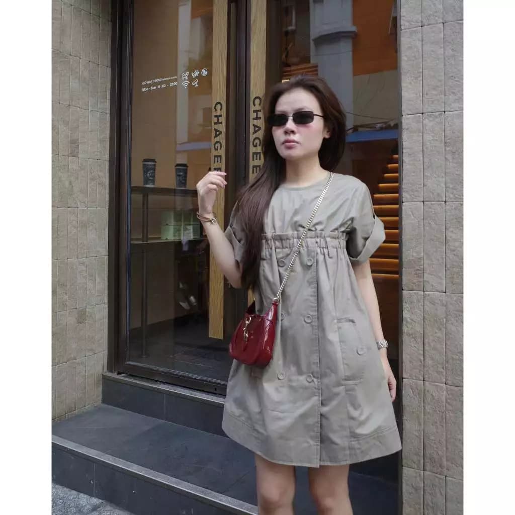 LY- ĐẦM VÁY CÚC NGỰC NGANG CỘC TAY XAM GHI NỮ DÁNG NGẮN HỘP LAU