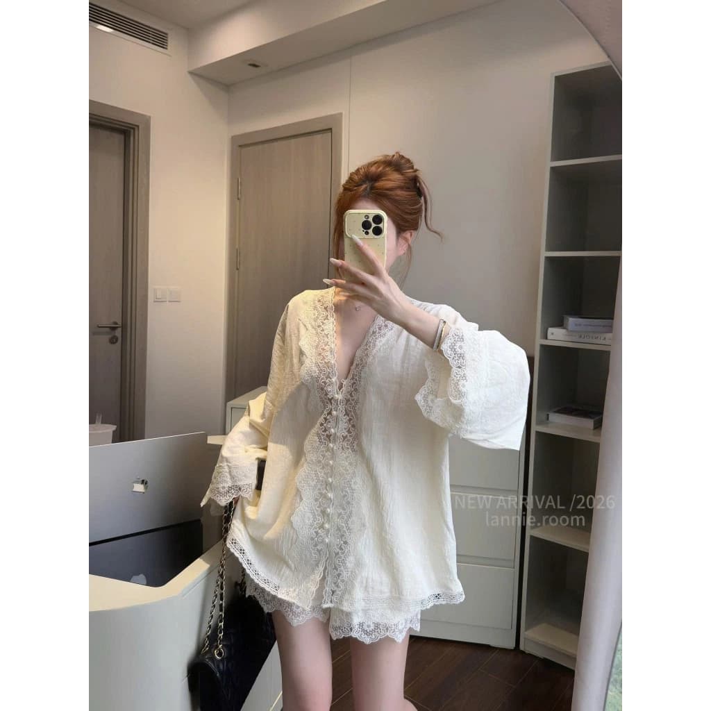 LYN- SET BỘ REN ÁO DÀI TAY VIỀN CỔ V MIX QUẦN VÁY REN NGẮN NỮ LANNIE ROOM