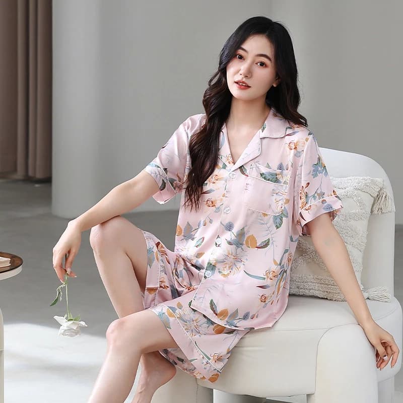 Bộ đồ ngủ pijama cho nữ mặc nhà áo cộc tay quần đùi vải phi lụa mềm mát, phong cách trẻ trung hiện đại, size 40 - 70 kg