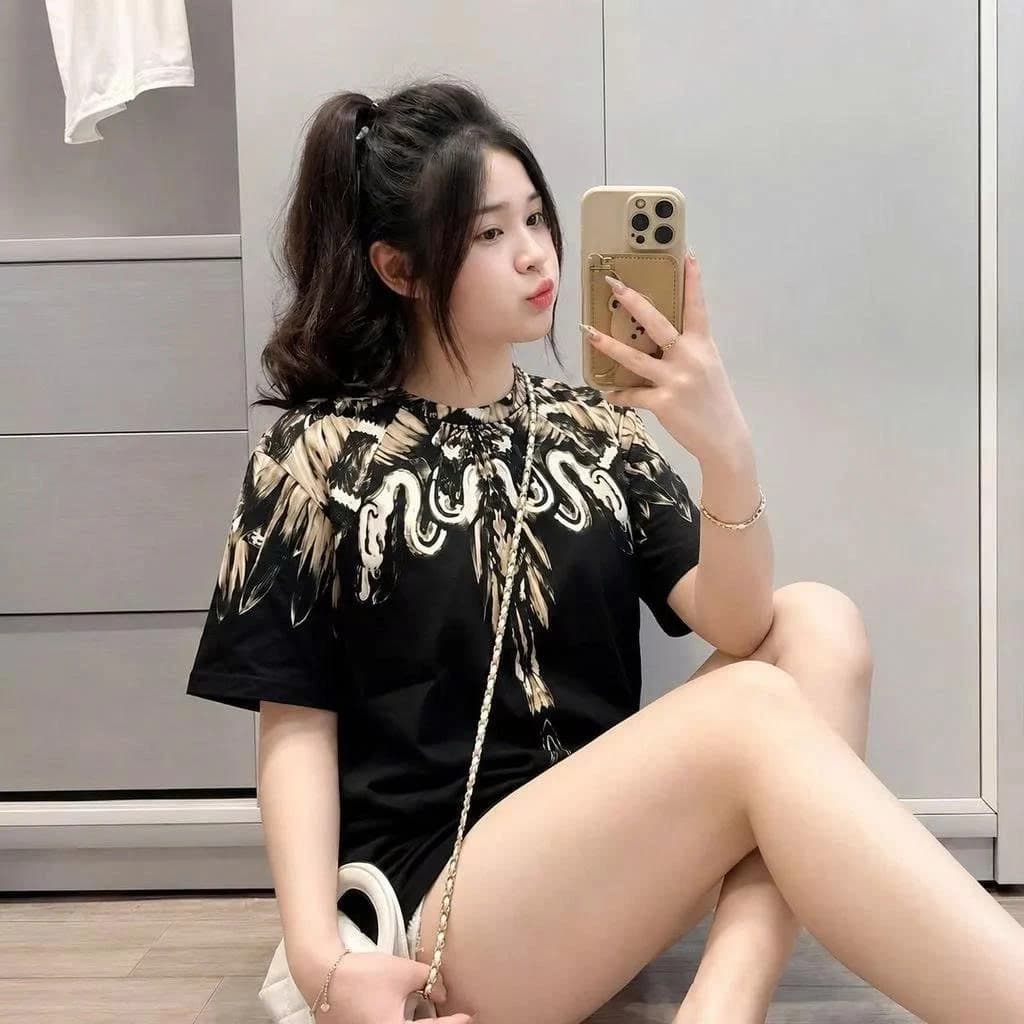 Áo Phông Tay Lỡ Hoạ Tiết In Cổ Hình Cánh Chim+phối rắn 2 Mặt rất cá tính