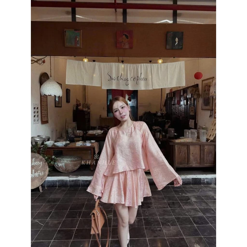 lyn- SET BỘ GẤM ÁO DÀI TAY LOE CROPTOP MIX CHÂN VÁY NGẮN HỒNG CAM NỮ KHANHLE RK