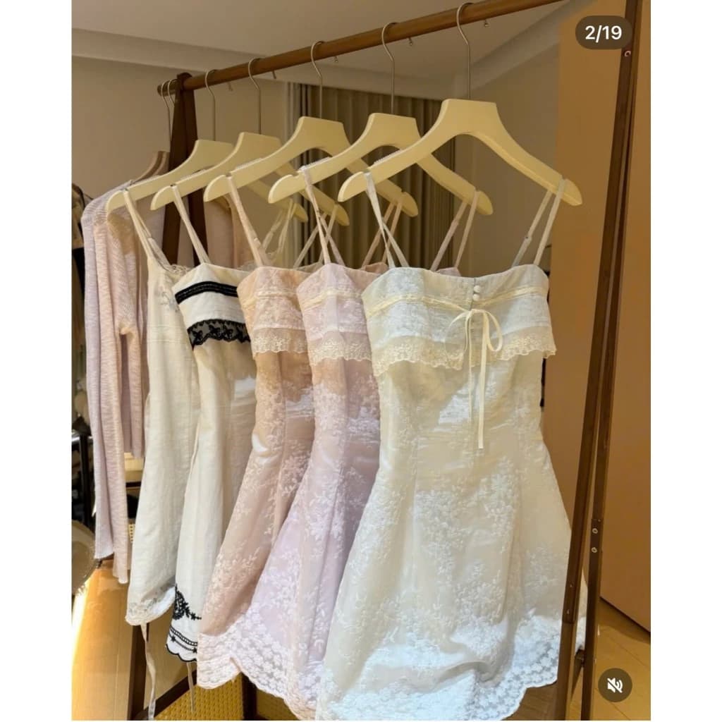 Váy hoa thuê nổi họa tiết hoa nhí dễ thương - HANNI DRESS