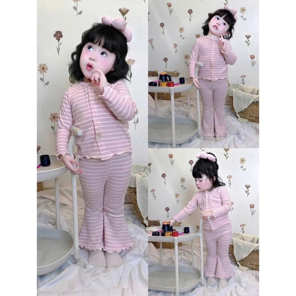 (Cúc rua) Bộ quần áo Cúc rua hoạ tiết hoa và kẻ dễ thương cho bé gái mặc thu đông 8-18kg
