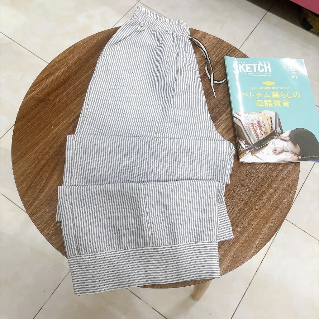 Bộ dài xô muslin áo cổ sen viền ren hoa nhí sinh xắn mềm mại và thấm hút mồ hôi tốt