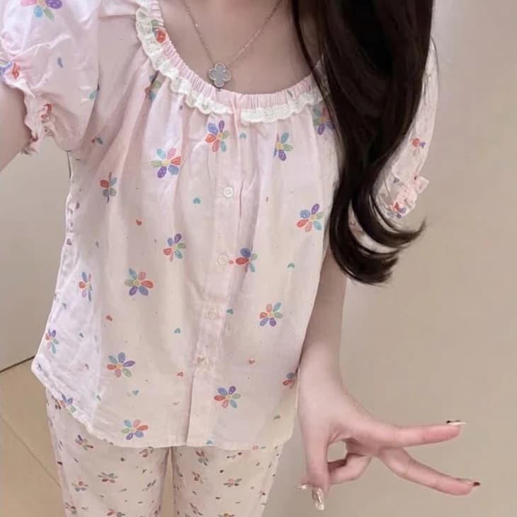 Bộ đồ ngủ cộc tay cổ phối ren quần dài vải đũi mềm mại và thấm hút mồ hôi tốt