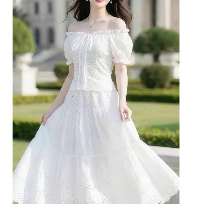 Váy Rời Chic Màu Trắng Chất Ren Áo Tay Bồng Chân Váy Xòe Tầng Dáng Dài