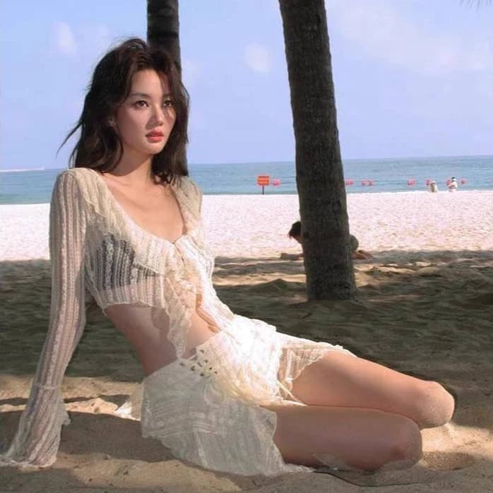 SET ÁO CỔ BÈO PHỐI ÁO BRA KHOEN VÀ CHÂN VÁY REN HOA MÀU TRẮNG, SET ĐỒ NỮ ĐI BIỂN, SET BIKINI NỮ | ME