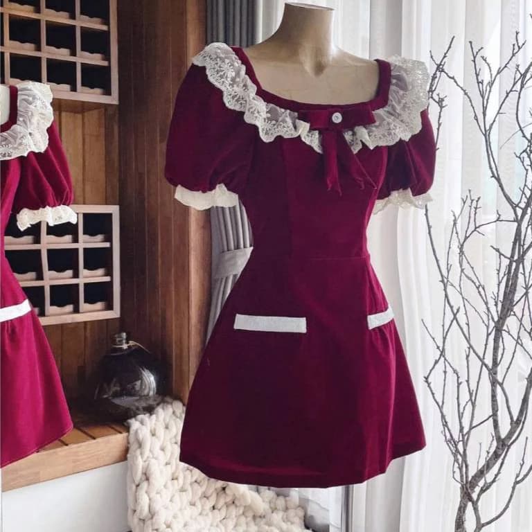 ĐẦM NHUNG ĐỎ CỔ VIỀN NƠ KÈM CỘT TÓC, ĐẦM NỮ TIỂU THƯ SANG CHẢNH | MEOINDAHOUSE