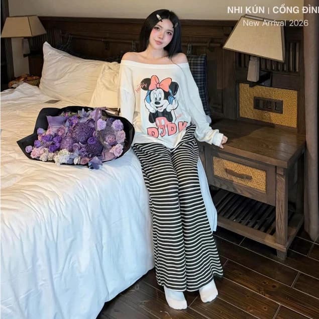 Set Bộ Đồ Nữ Áo Thun Giấy Dài Tay In Mickey DJDK Mix Quần Suông Dài Kẻ Zip Đen Trắng Ống Rộng