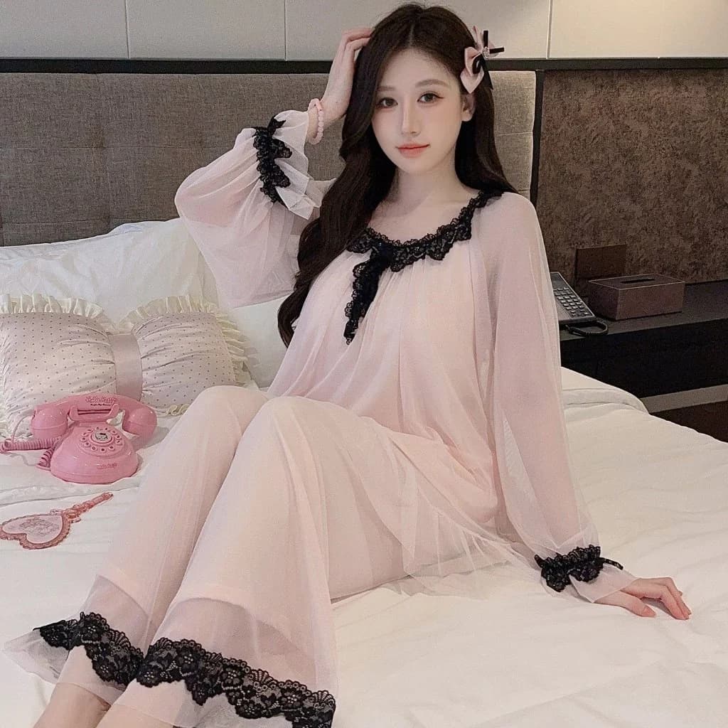 Bộ Đồ Ngủ Nữ Dài Tay LICERIA 666Có Đệm Ngực Chất Ren Lưới Mềm Nhẹ Phối cổ Bèo Đen Sang Trọng