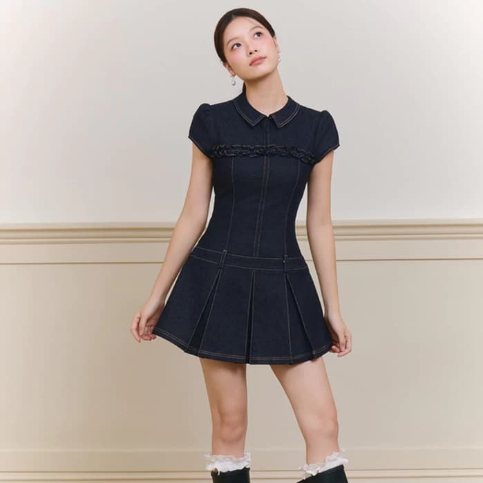 Đầm jean tay ngắn THE C.I.U, váy denim dáng xòe cổ sơ mi xếp ly chân váy - Sachi Dress - C17